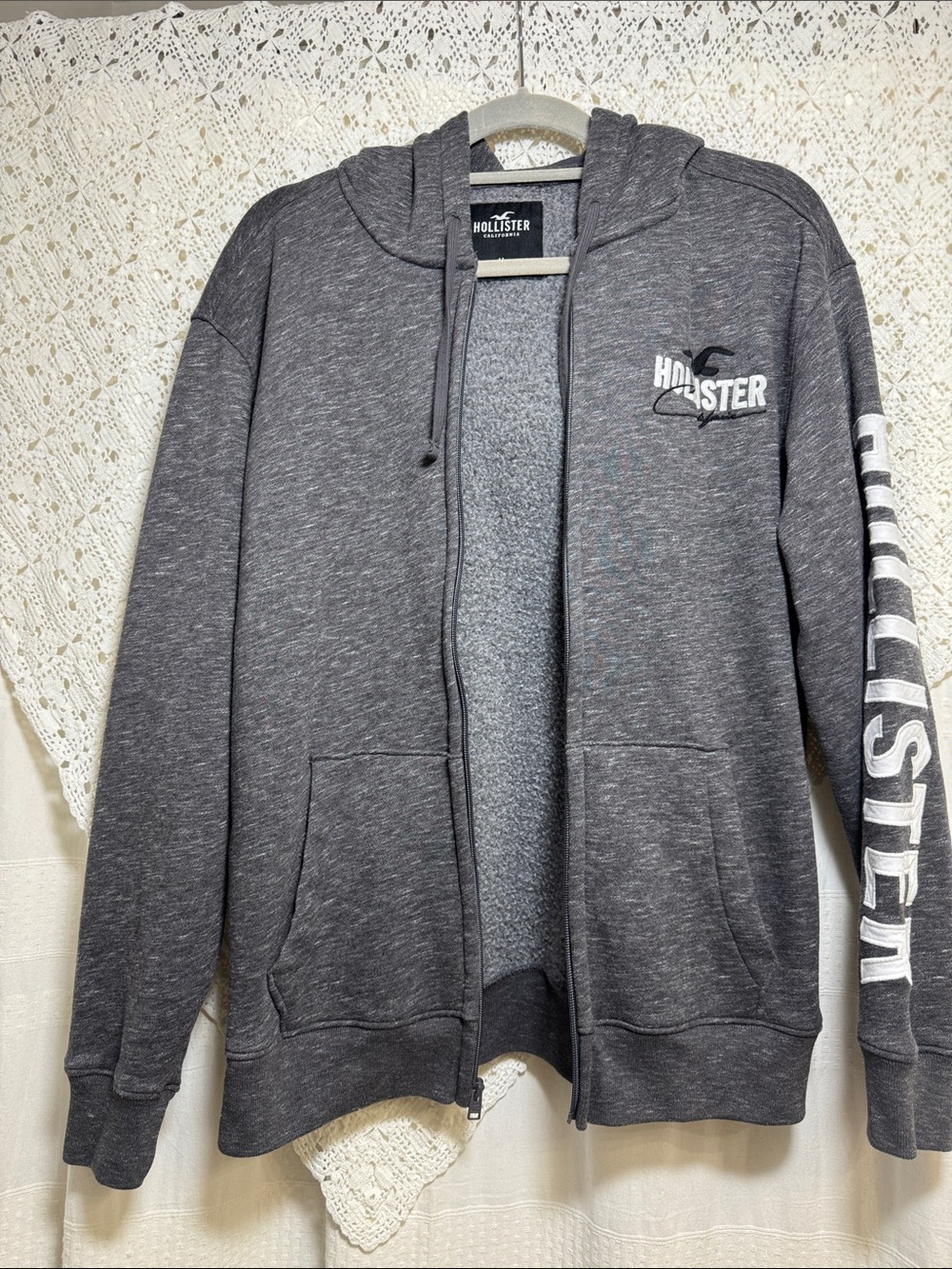 Hollister Men's Charcoal Gray Zip-Up Hoodie with Sleeve Logo - Picture 7 of 7
